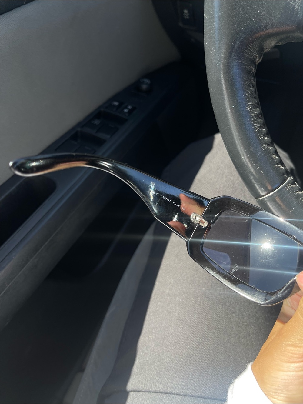 CHANEL mother of pearl sunglasses - Picture 6 of 7